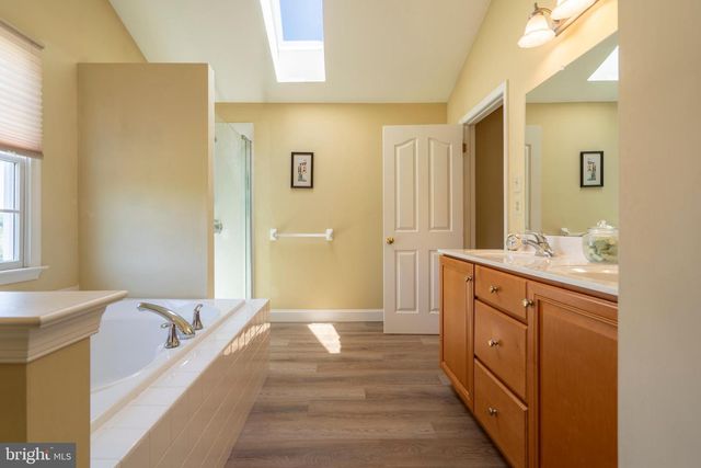 33 KNIGHTS CREST CT, Souderton, PA 18964