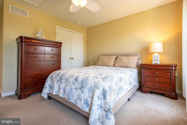 33 KNIGHTS CREST CT, Souderton, PA 18964