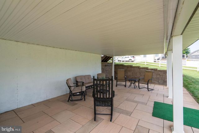 33 KNIGHTS CREST CT, Souderton, PA 18964