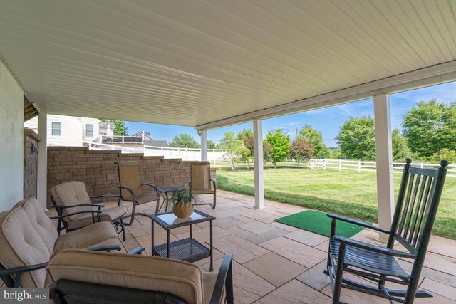 33 KNIGHTS CREST CT, Souderton, PA 18964