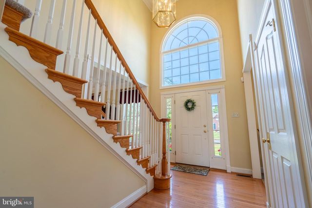 33 KNIGHTS CREST CT, Souderton, PA 18964