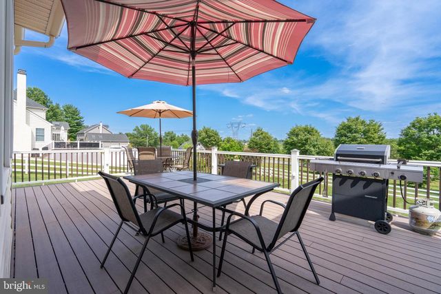 33 KNIGHTS CREST CT, Souderton, PA 18964