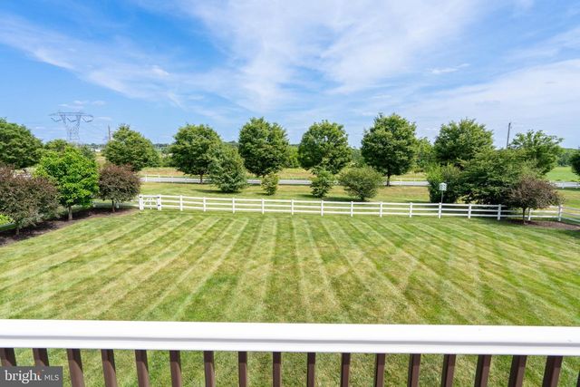 33 KNIGHTS CREST CT, Souderton, PA 18964