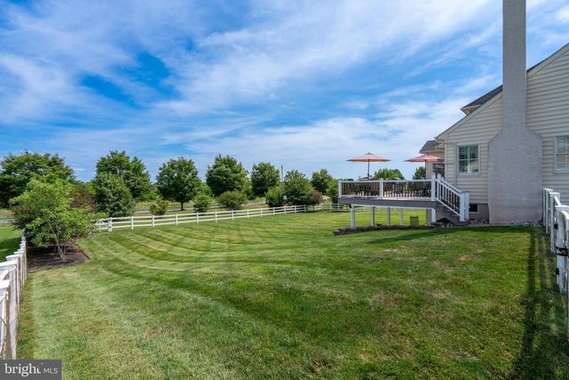 33 KNIGHTS CREST CT, Souderton, PA 18964