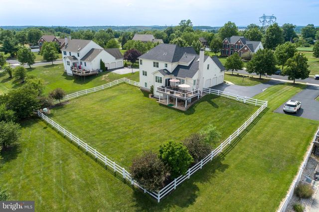 33 KNIGHTS CREST CT, Souderton, PA 18964