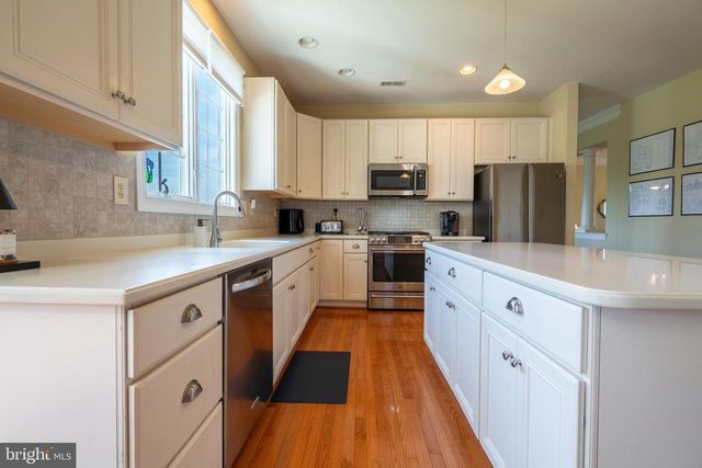 33 KNIGHTS CREST CT, Souderton, PA 18964