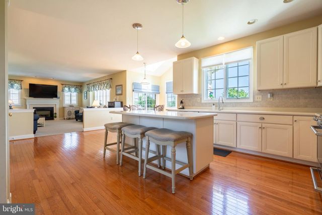 33 KNIGHTS CREST CT, Souderton, PA 18964
