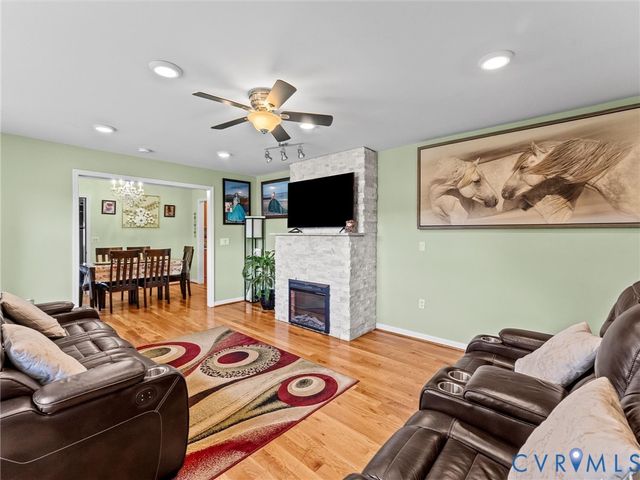1117 E Augusta Ave, Petersburg, VA 22803