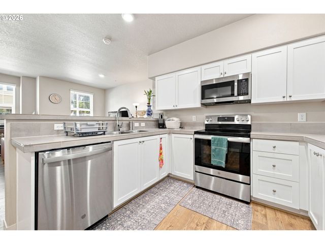 17149 Sw SNOWDALE St, Beaverton, OR 97007