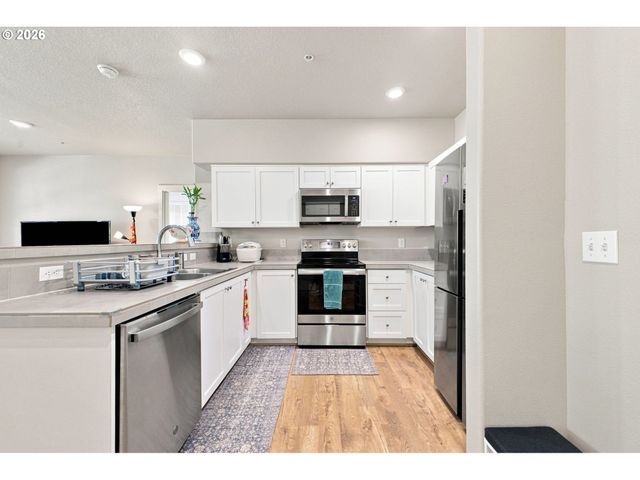 17149 Sw SNOWDALE St, Beaverton, OR 97007