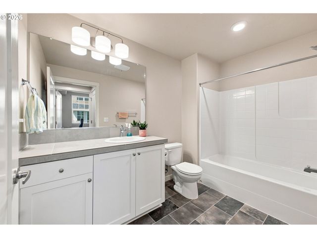 17149 Sw SNOWDALE St, Beaverton, OR 97007