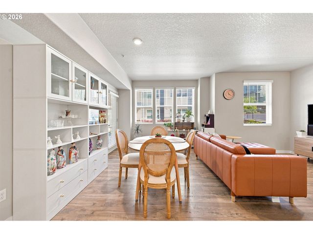 17149 Sw SNOWDALE St, Beaverton, OR 97007