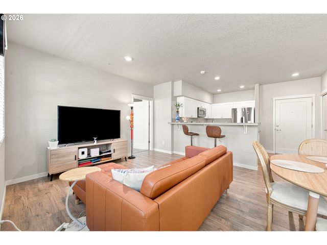 17149 Sw SNOWDALE St, Beaverton, OR 97007