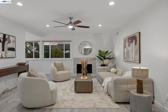37825 Goldenrod Dr, Newark, CA 94560