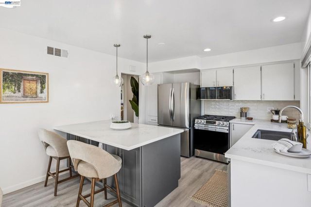 37825 Goldenrod Dr, Newark, CA 94560