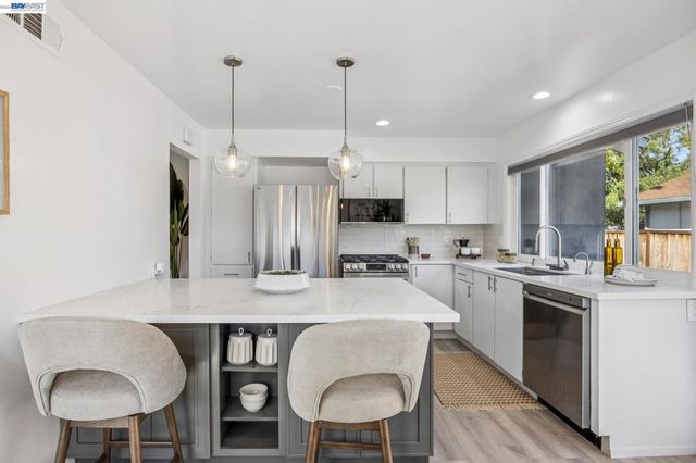 37825 Goldenrod Dr, Newark, CA 94560
