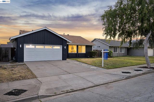 37825 Goldenrod Dr, Newark, CA 94560