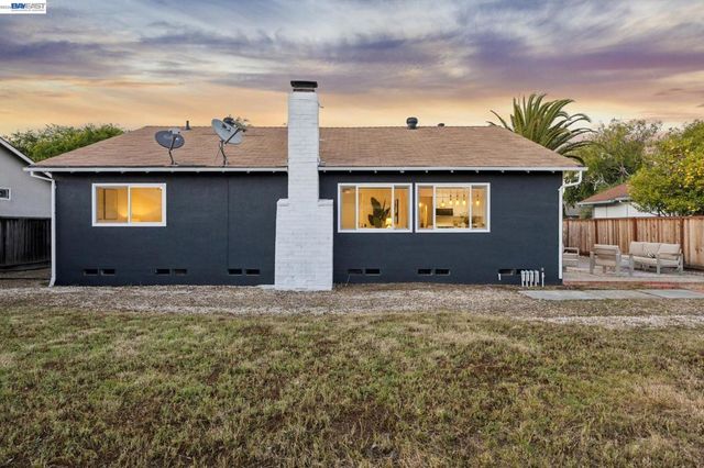 37825 Goldenrod Dr, Newark, CA 94560
