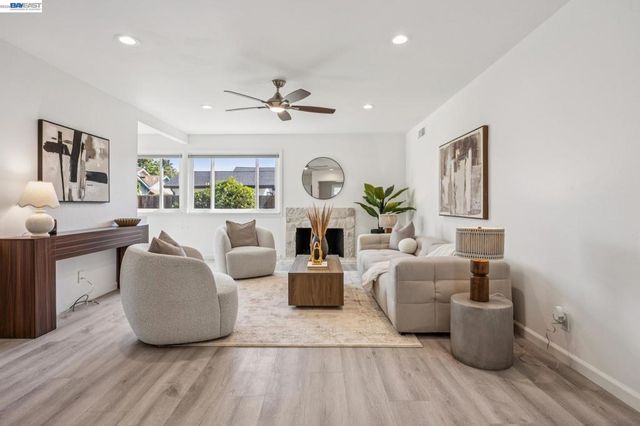 37825 Goldenrod Dr, Newark, CA 94560