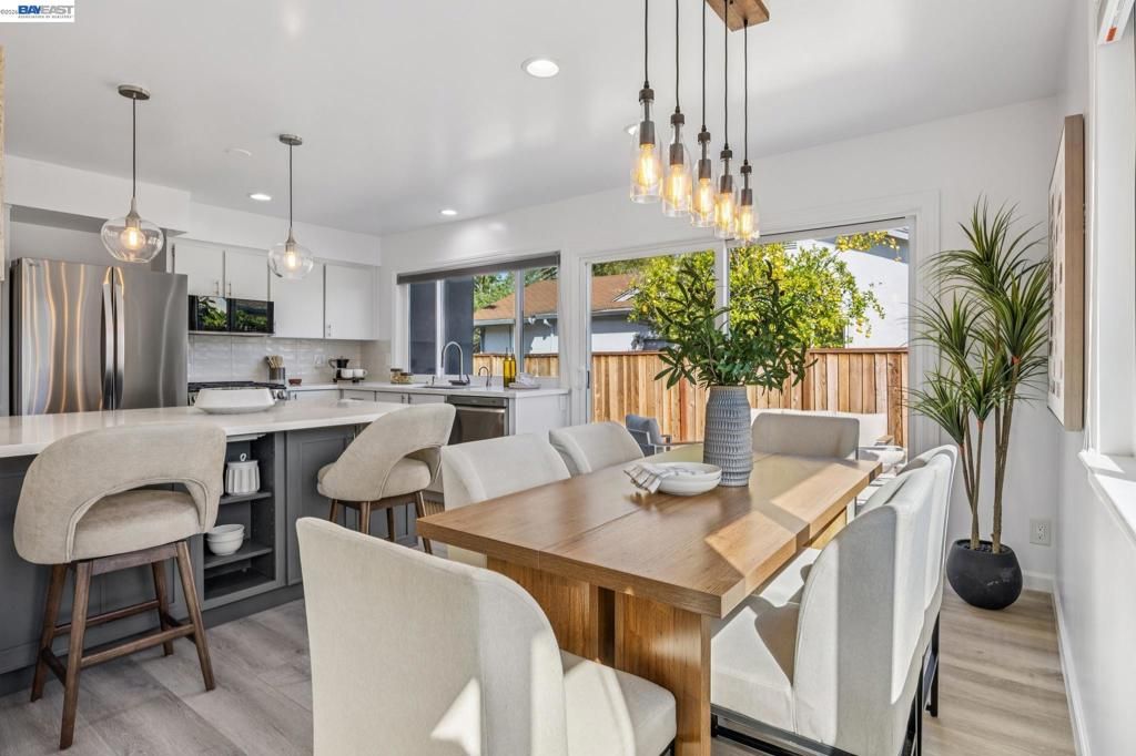Image 12 of property listing at 37825 Goldenrod Dr, Newark, CA 94560
