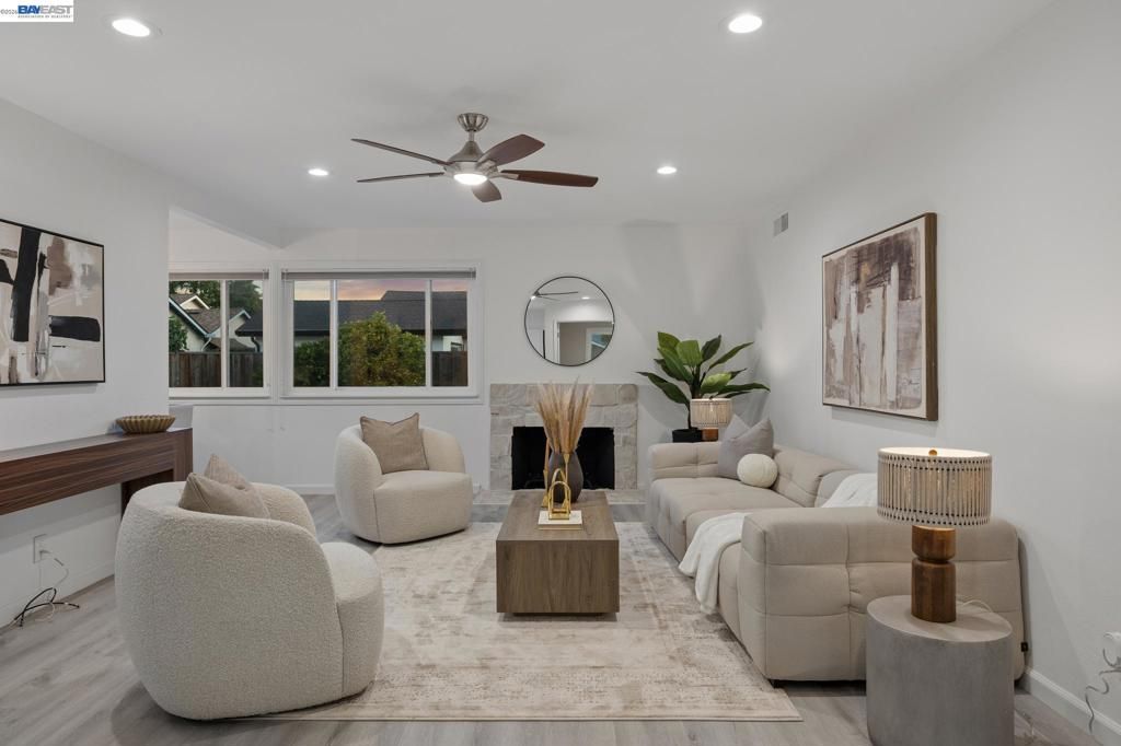 Image 16 of property listing at 37825 Goldenrod Dr, Newark, CA 94560