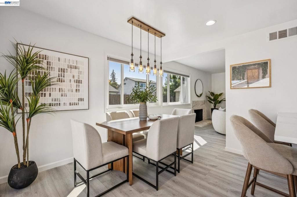 Image 17 of property listing at 37825 Goldenrod Dr, Newark, CA 94560