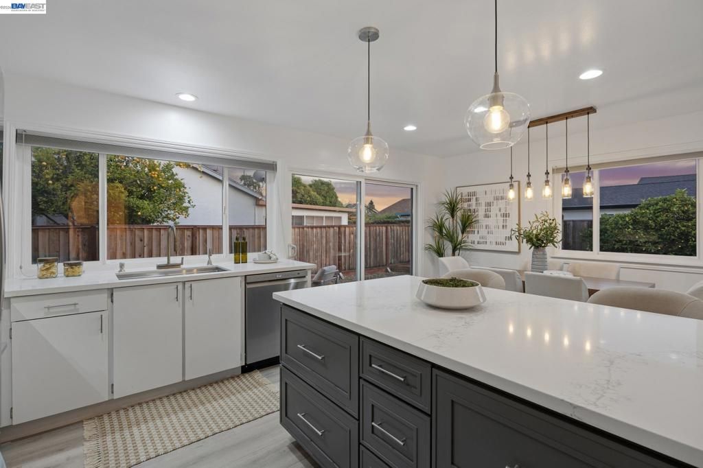 Image 18 of property listing at 37825 Goldenrod Dr, Newark, CA 94560