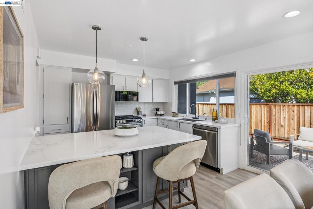 Image 22 of property listing at 37825 Goldenrod Dr, Newark, CA 94560