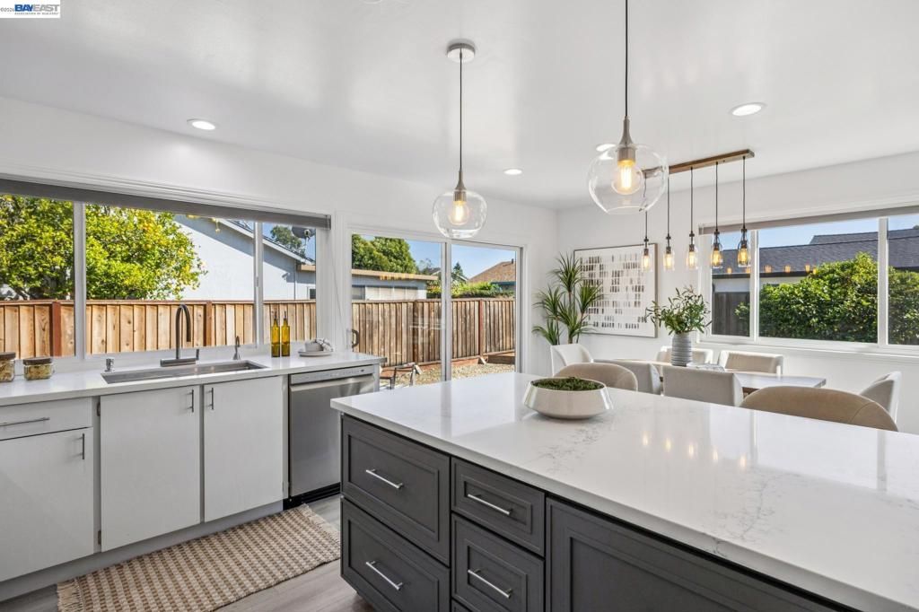 Image 23 of property listing at 37825 Goldenrod Dr, Newark, CA 94560