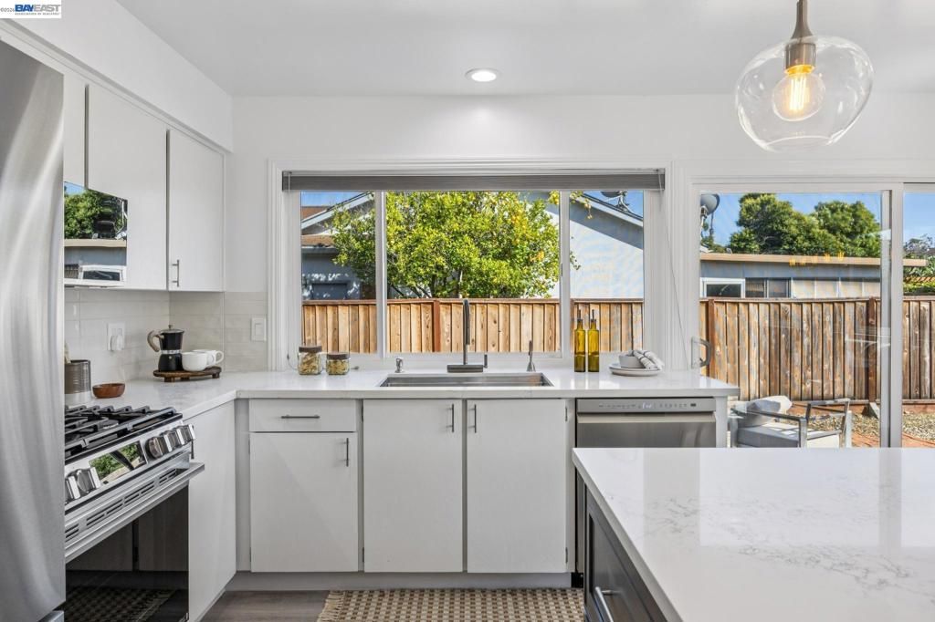 Image 24 of property listing at 37825 Goldenrod Dr, Newark, CA 94560