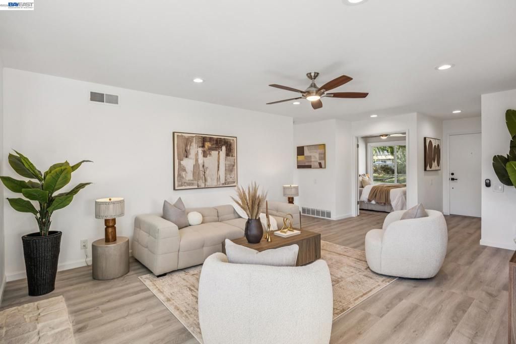 Image 9 of property listing at 37825 Goldenrod Dr, Newark, CA 94560