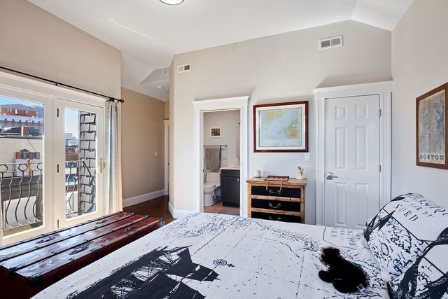 290 North St 4, Boston, MA 02113