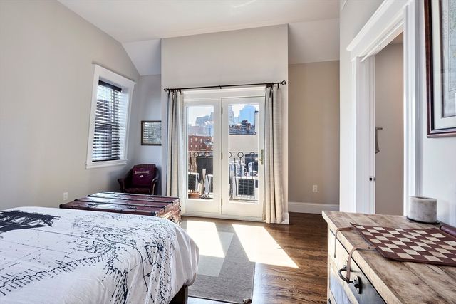 290 North St 4, Boston, MA 02113