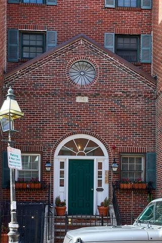 290 North St 4, Boston, MA 02113