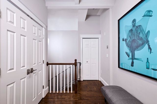 290 North St 4, Boston, MA 02113