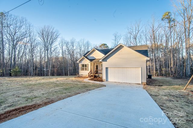 4000 Hoke Street, Claremont, NC 28610