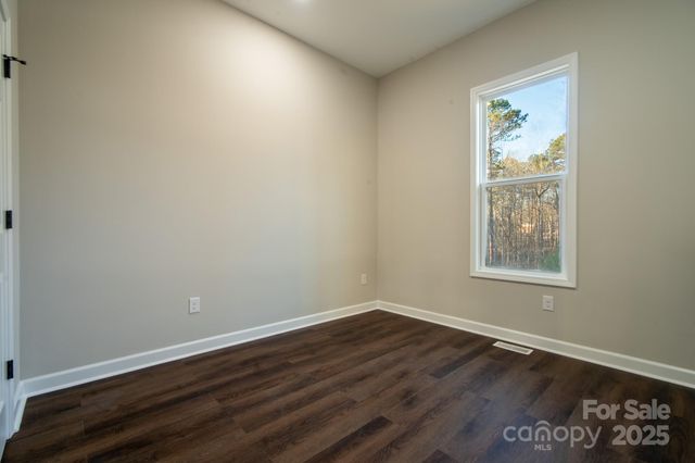 4000 Hoke Street, Claremont, NC 28610