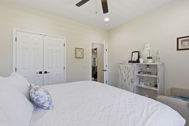 208 Avalon Dr, Paris, TN 38242