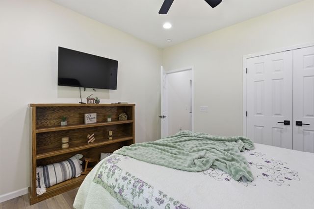 208 Avalon Dr, Paris, TN 38242
