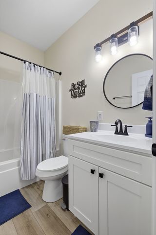 208 Avalon Dr, Paris, TN 38242