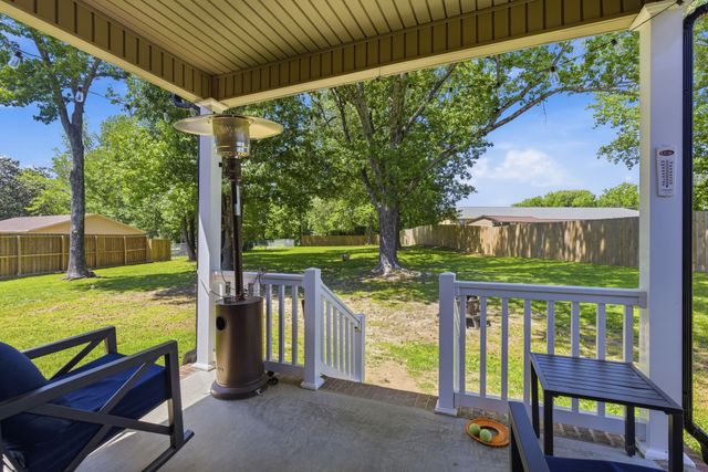 208 Avalon Dr, Paris, TN 38242