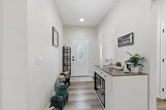 208 Avalon Dr, Paris, TN 38242