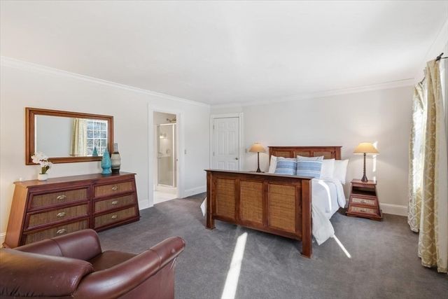 61 Airpark Dr, Falmouth, MA 02536
