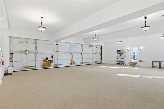 61 Airpark Dr, Falmouth, MA 02536