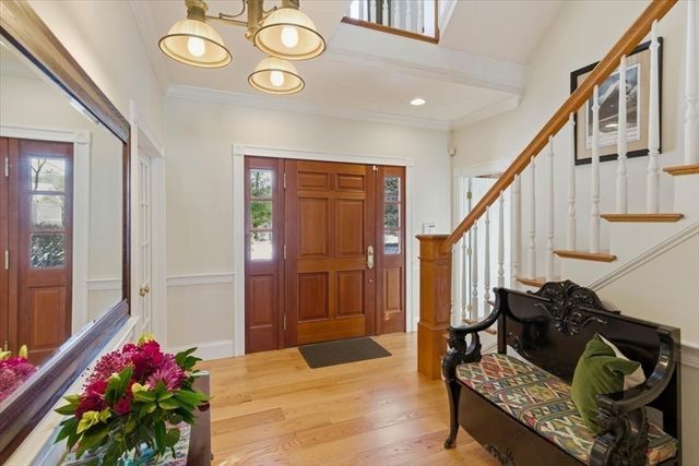 61 Airpark Dr, Falmouth, MA 02536