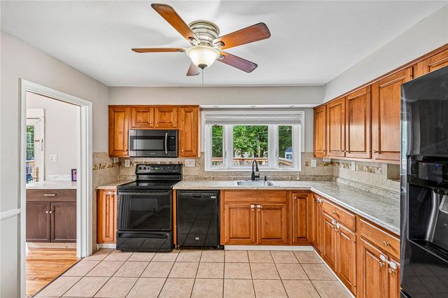 2428 Nottingham Road, Bethlehem City, PA 18017