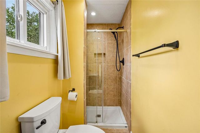 2428 Nottingham Road, Bethlehem City, PA 18017