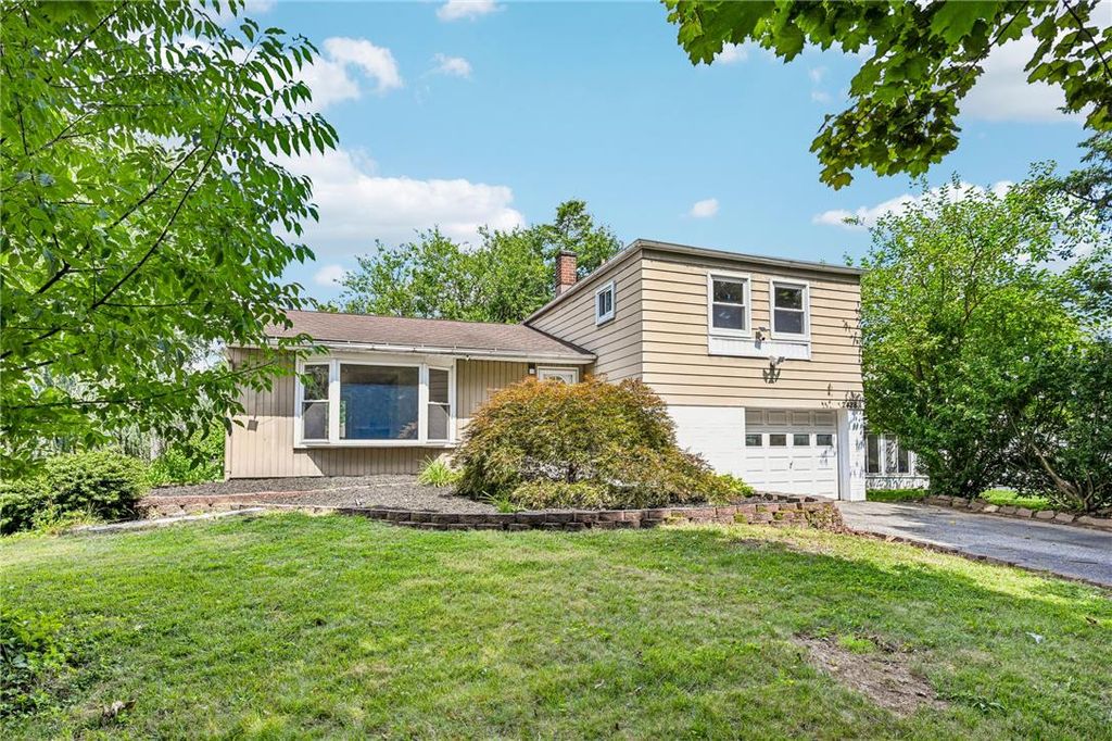 2428 Nottingham Road, Bethlehem City, PA 18017