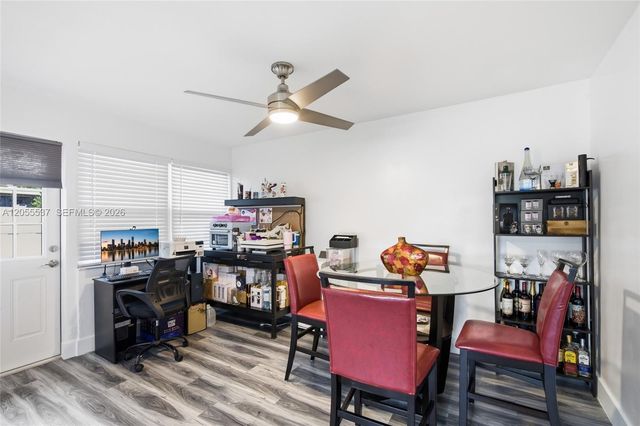 6871 NW 28th St, Sunrise, FL 33313