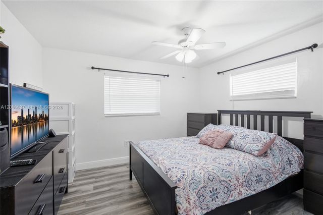 6871 NW 28th St, Sunrise, FL 33313